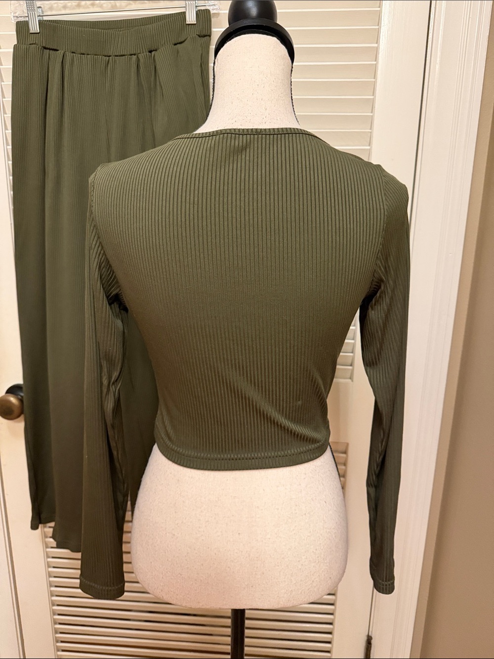 Ekouaer Lounge Set for Women: 2 Piece Ribbed Knit Outfit in Army Green, Size Med - Picture 8 of 15